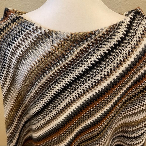 Big Buddha Women's 100% Acrylic Brown Gray Black White Stripe Shawl Poncho OS - Picture 6 of 15